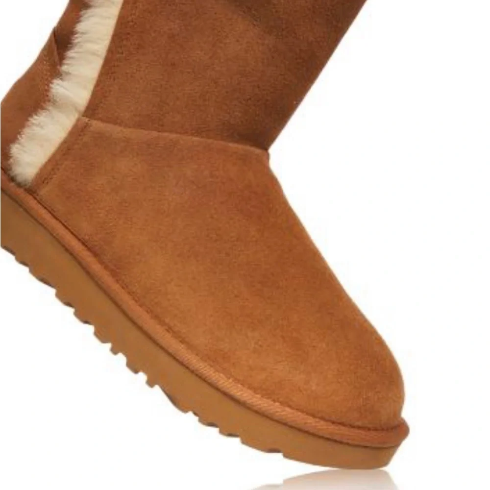 NIB UGG Women’s 1103746 Classic High-Low Short